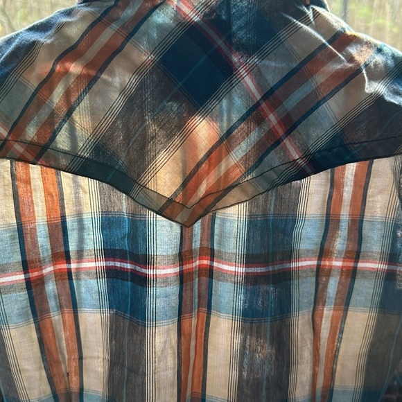 This Roper Vintage Dobby Plaid Western shirt​ - Picture 8 of 8